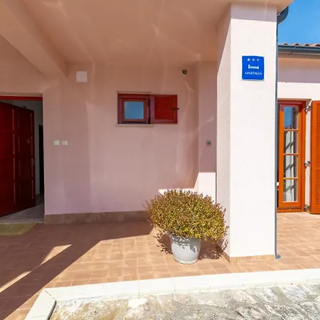 Apartman Mary In Volme With Garden